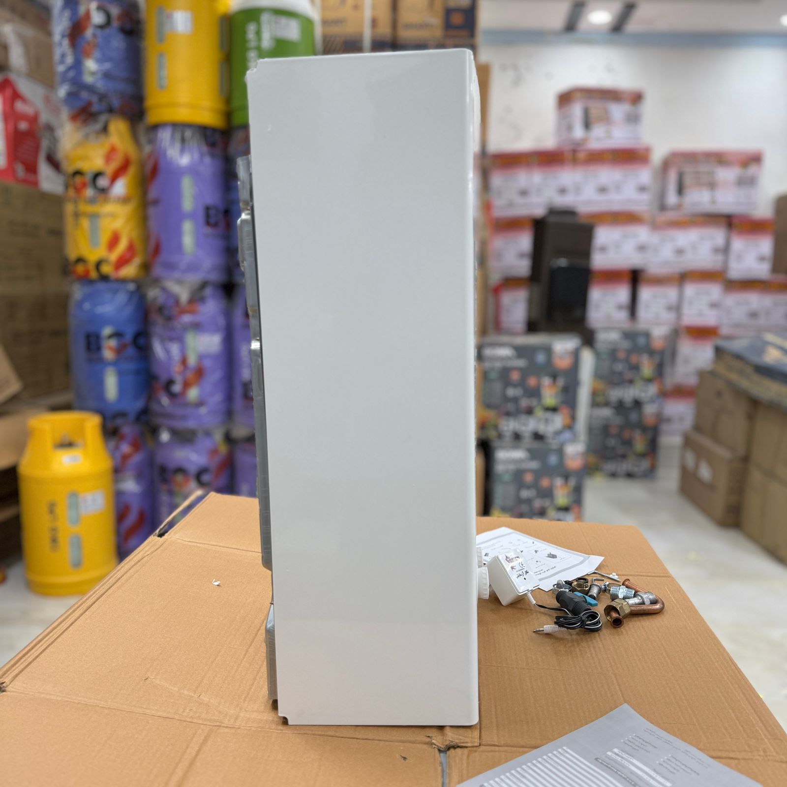 BUTANE INSTANT GEYSER B4218I-TURBO